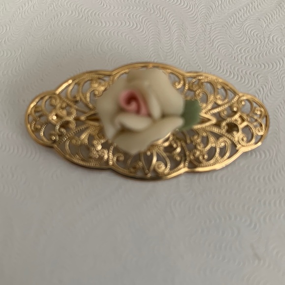1928 Company Ceramic Brooch - Picture 1 of 5